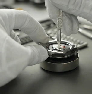 Reglage watch assembly bench