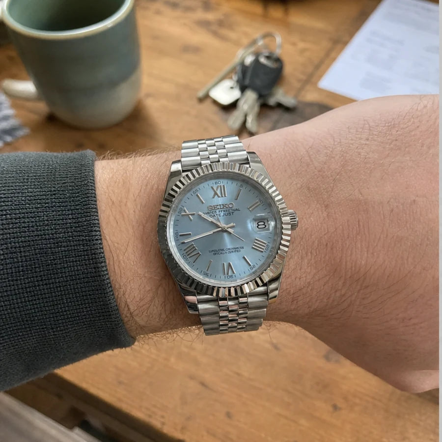 Reglage watch worn at home